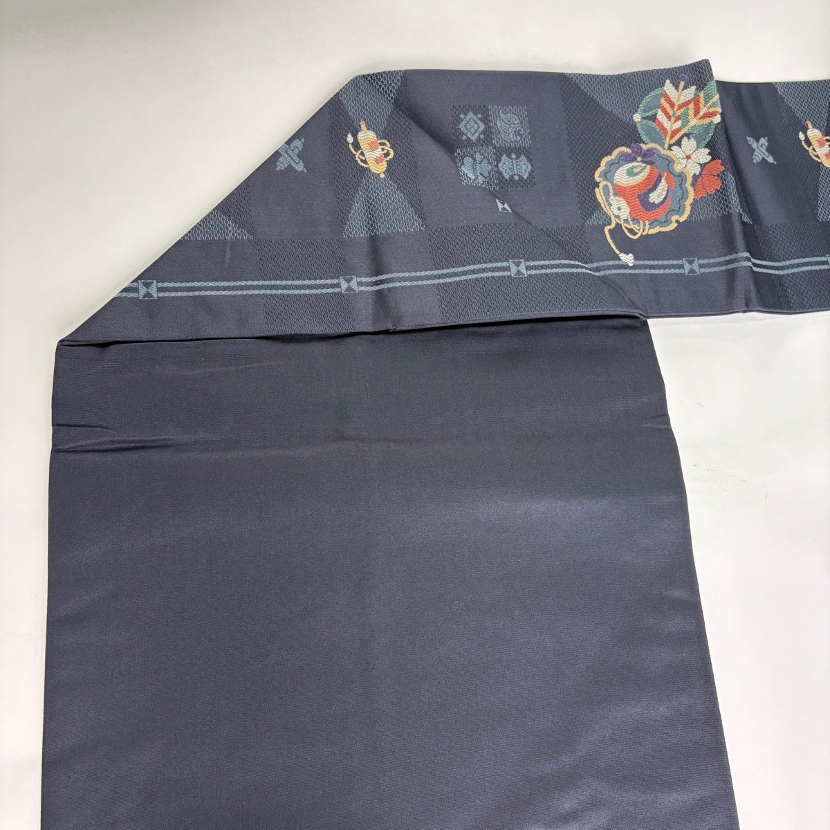 美品】 名古屋帯 秀品 宝尽くし 雪輪 濃紺 正絹｜中古・古着