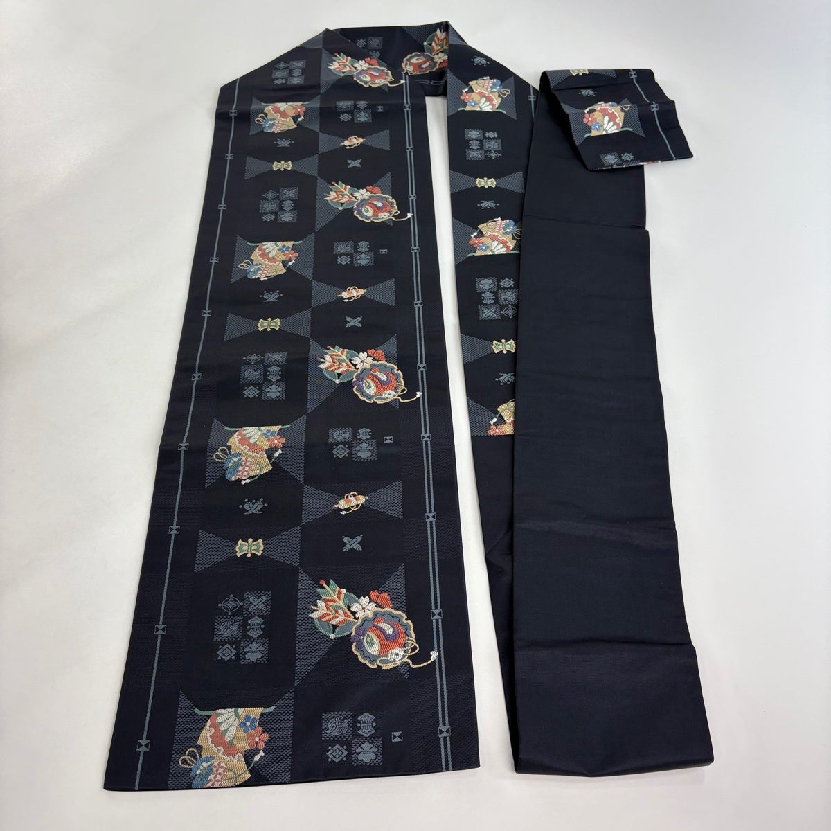 専用帯7130 ●高級 正絹 全通 名古屋仕立て 名古屋帯 大雪輪 美品】 名古屋帯 秀品 宝尽くし 雪輪 濃紺 正絹｜中古・古着