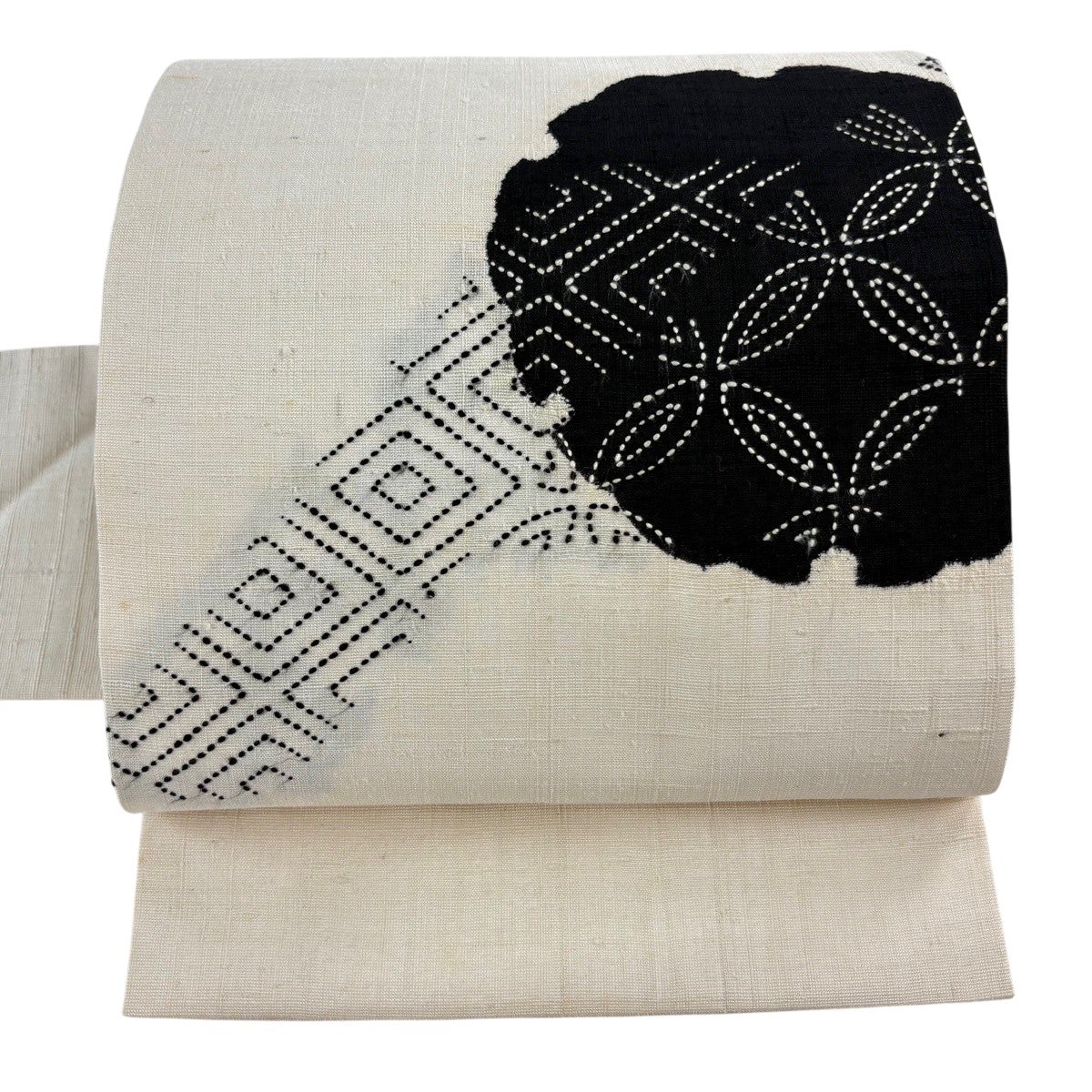 名古屋帯 名品 紬地 雪輪 七宝 刺し子刺繍 ベージュ 正絹｜中古・古着