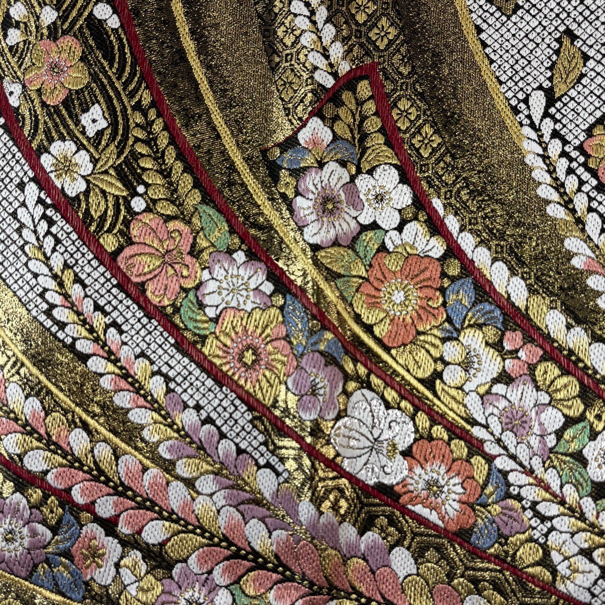 美品】 袋帯 秀品 やまと 草花 箔 金糸 黒 六通 正絹｜中古・古着