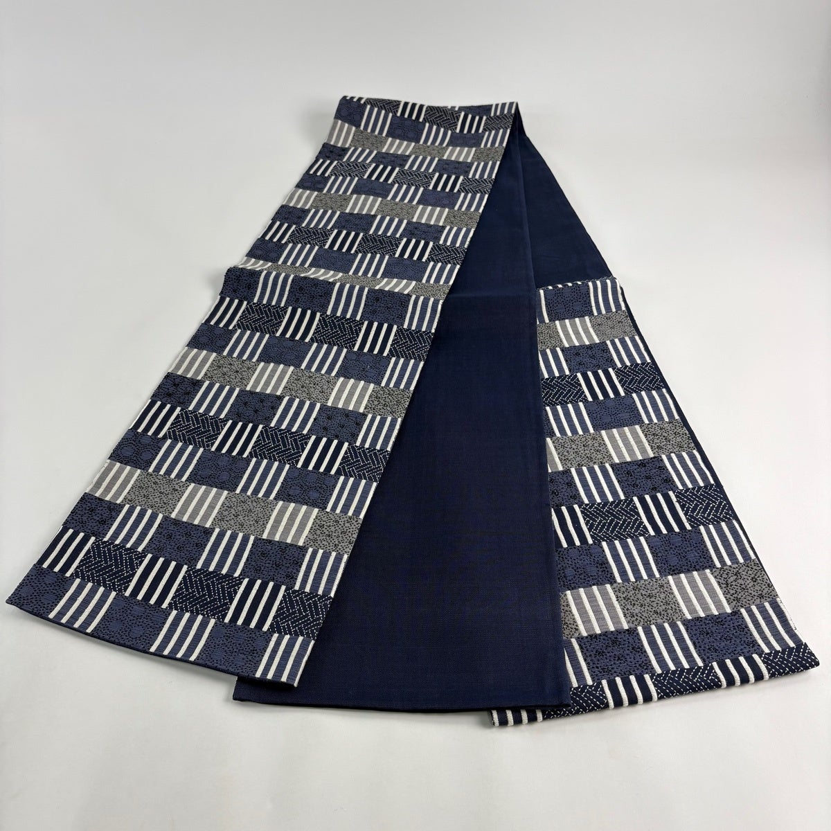 袋帯 名品 有職文様 縞 刺し子刺繍 藍色 六通 正絹｜中古・古着