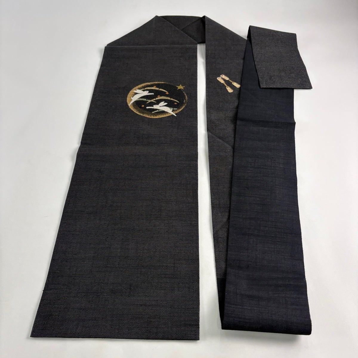 美品】 名古屋帯 名品 夏帯 うさぎ 雪芝 金糸 黒 正絹｜中古・古着