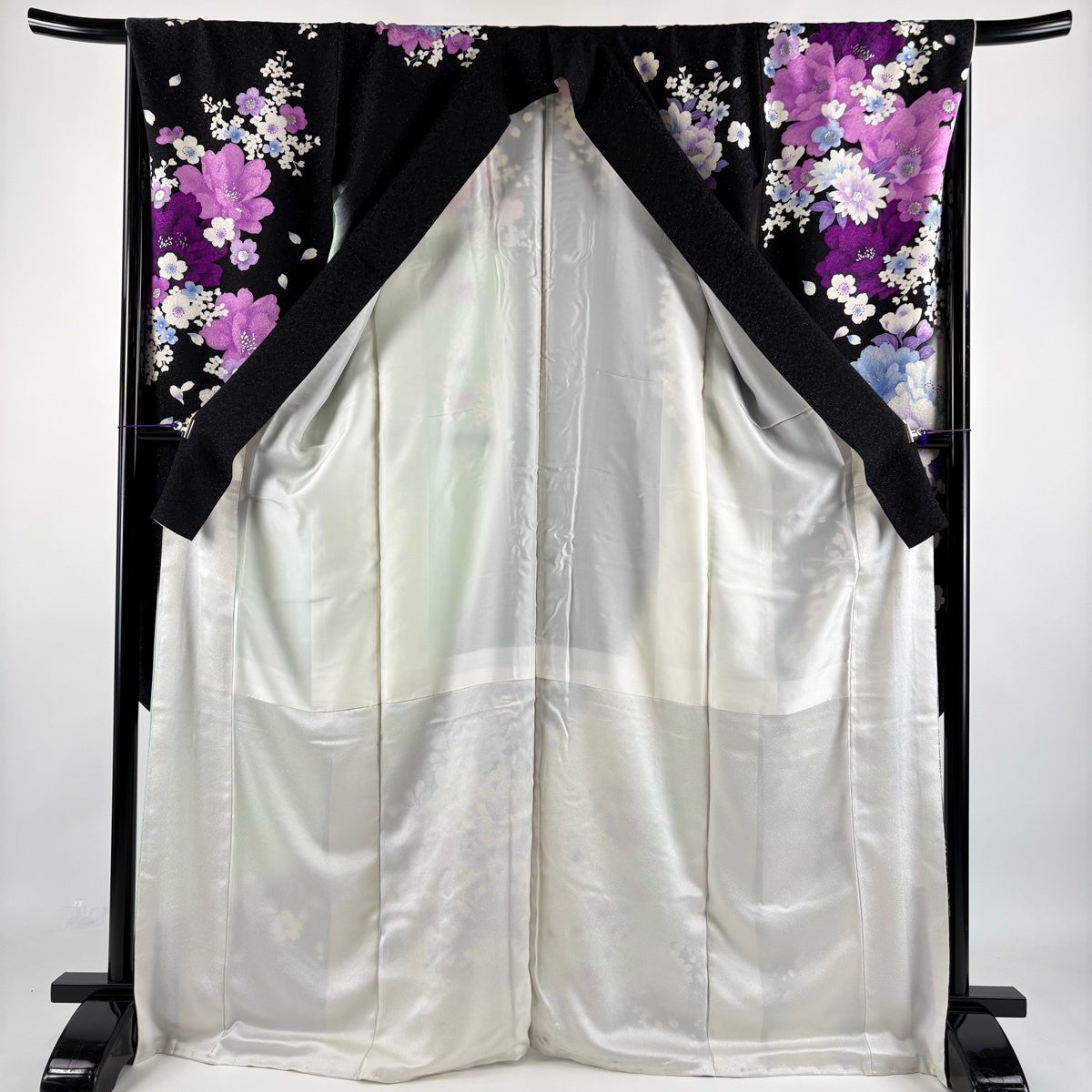 振袖 身丈170cm 裄丈67.5cm L 袷 花束 桜 銀通し 金銀彩 黒 正絹 逸品