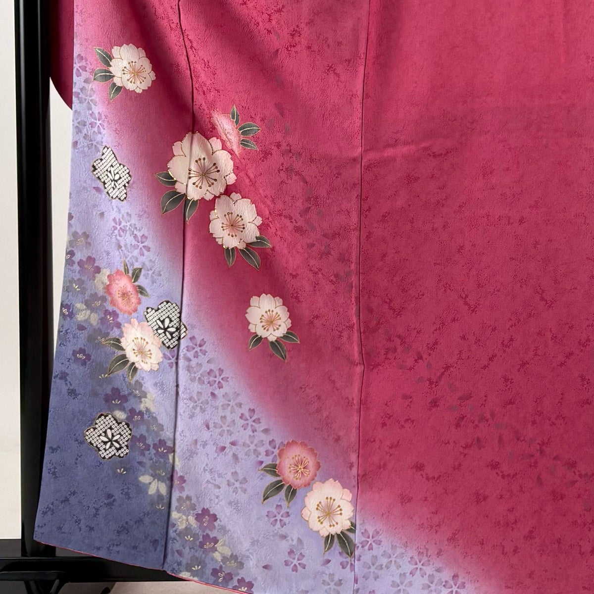 振袖 身丈161.5cm 裄丈65.5cm M 袷 桜 花びら 箔 金彩 ピンク 正絹
