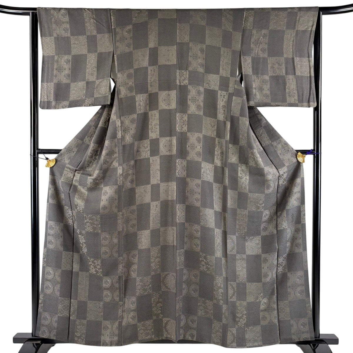 小紋 身丈171cm 裄丈69cm 正絹 逸品 【中古】 美品】 小紋 身丈169cm 裄丈71cm L 袷 前田仁仙 落款あり 幾何学模様