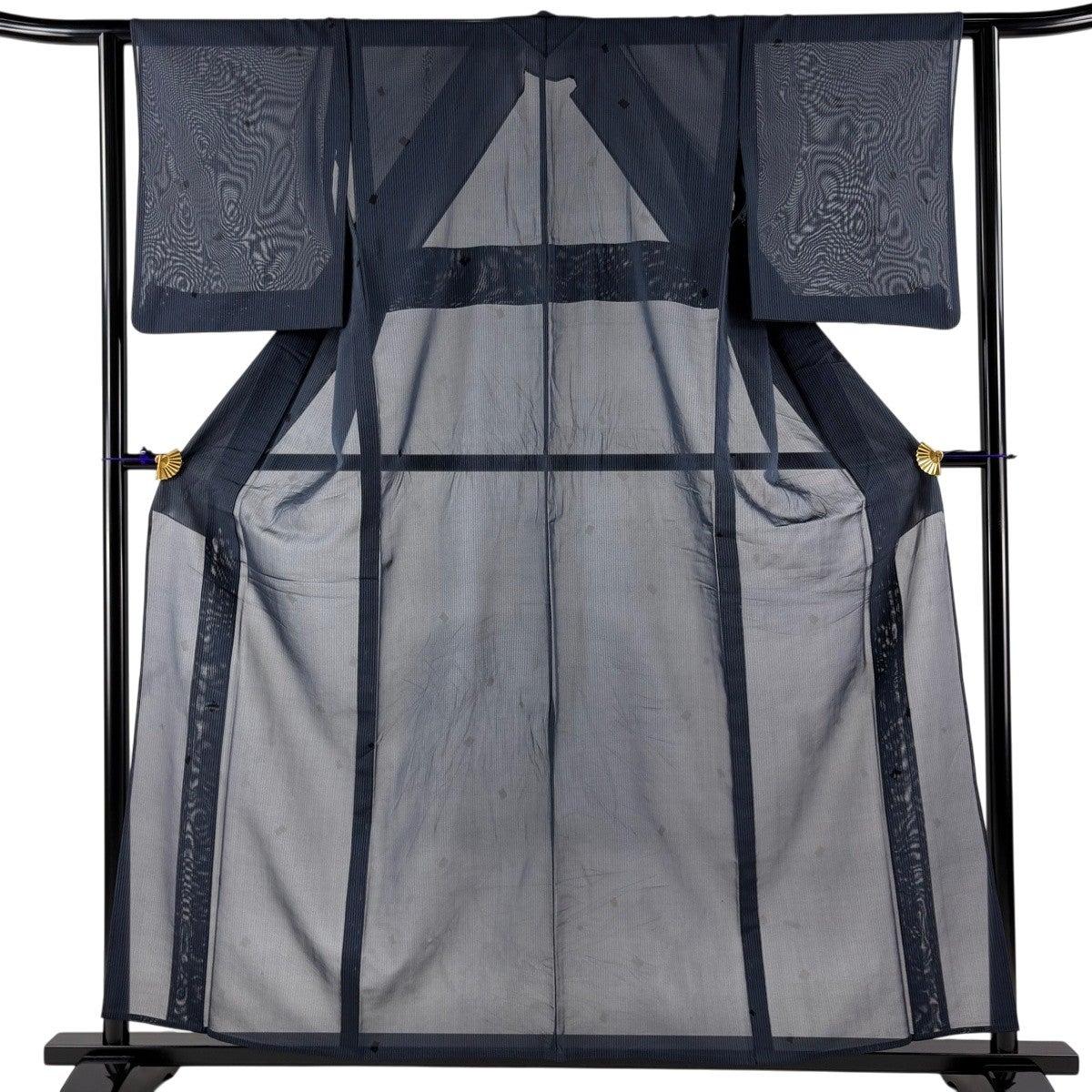 【美品】 紬 身丈158cm 裄丈62.5cm 麻 逸品 【中古】 紬 身丈158cm 裄丈62.5cm S 薄物 夏紬 縦縞 幾何学 紺色 正絹 秀品