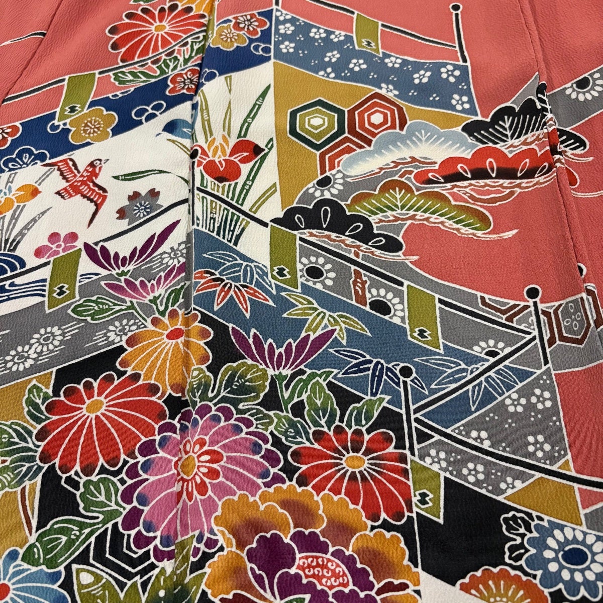 50%OFF 振袖 身丈157cm 裄丈63cm S 袷 花鳥 万幕 縮緬 サーモンピンク