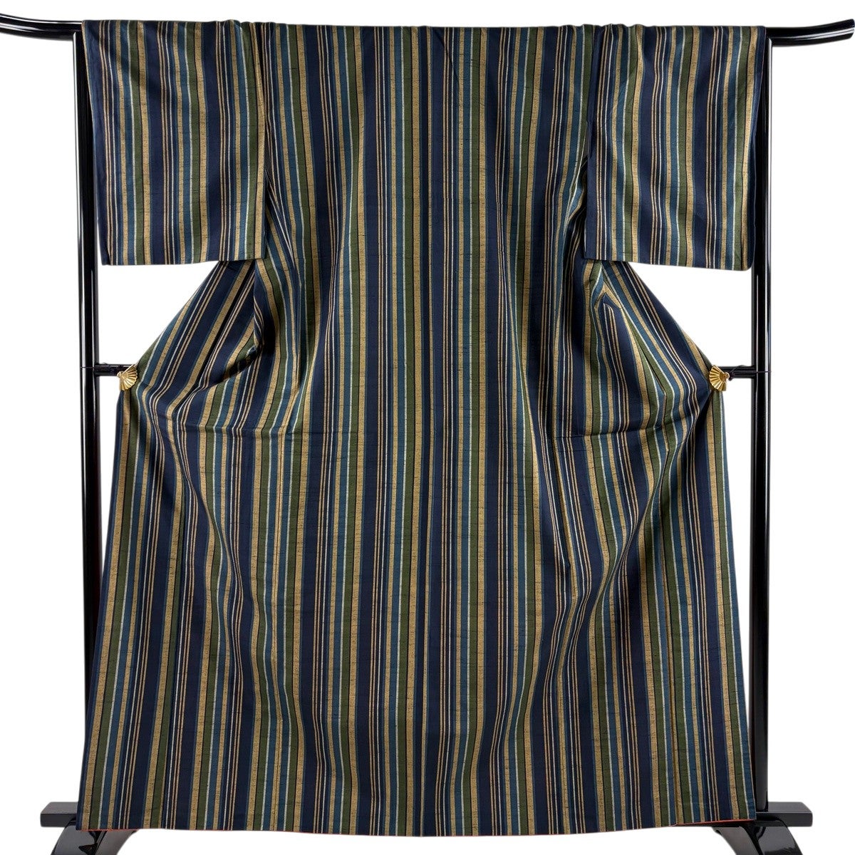 紬 身丈164cm 裄丈67cm 正絹 美品 秀品 【中古】 紬 身丈164cm 裄丈67.5cm L 単衣 浦野理一 縦縞 墨色 正絹 逸品｜中古