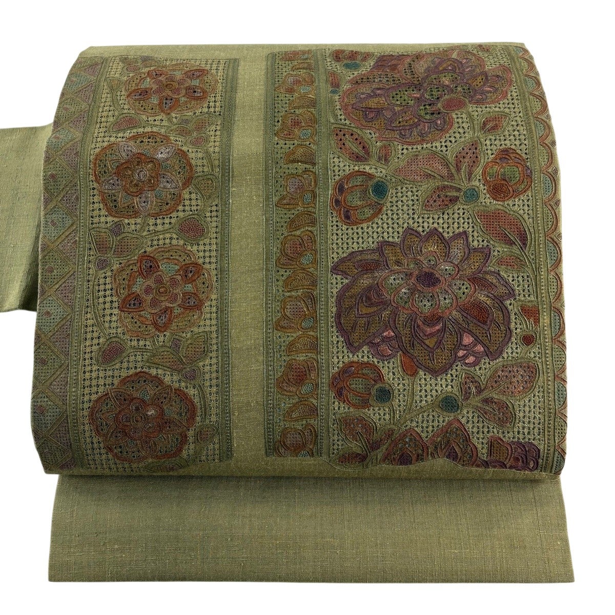 美品】 名古屋帯 名品 草花 秋草 金銀彩 螺鈿 小豆色 正絹｜中古・古着
