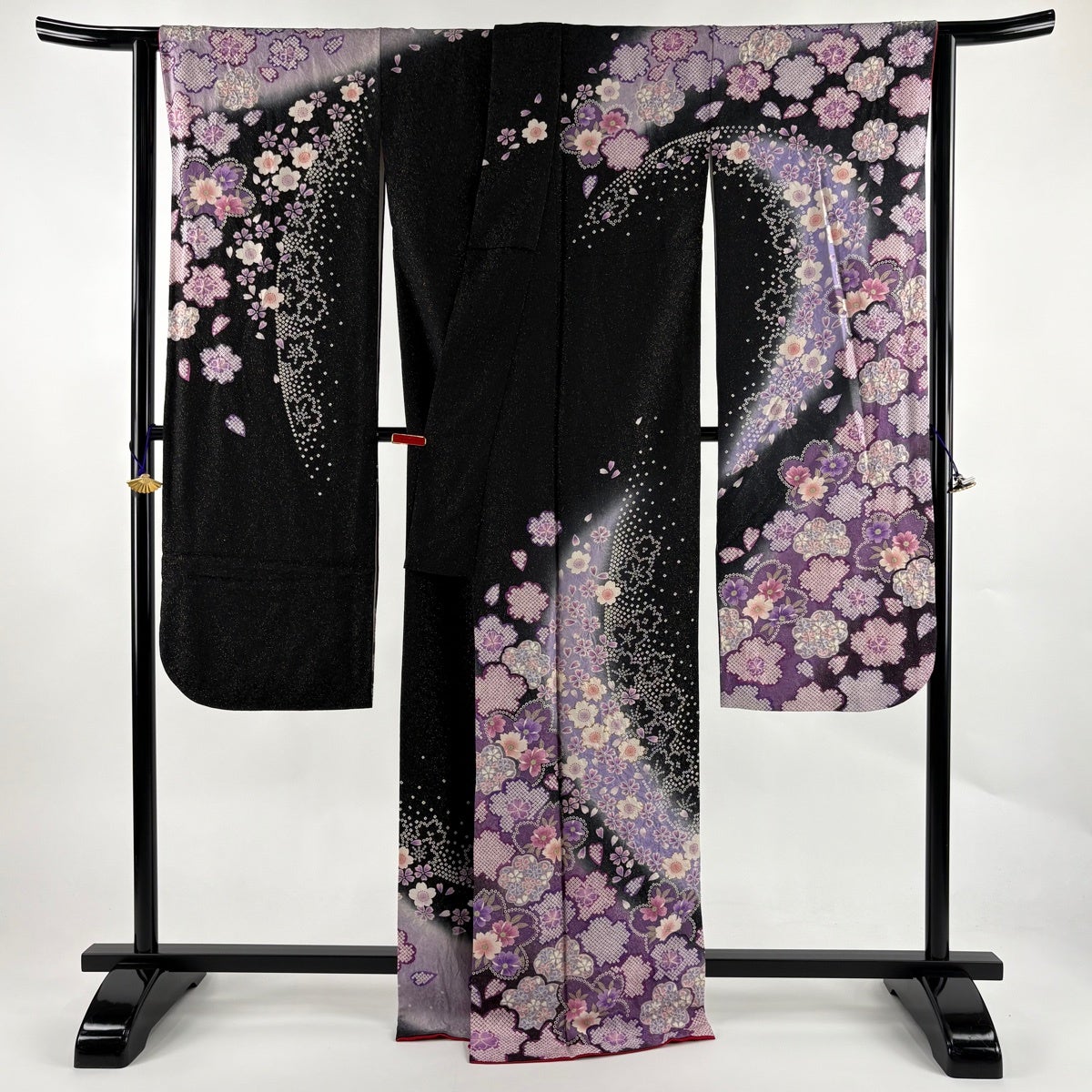 美品】 振袖 身丈168cm 裄丈67.5cm L 袷 桜 桜の花びら 金通し 箔 黒