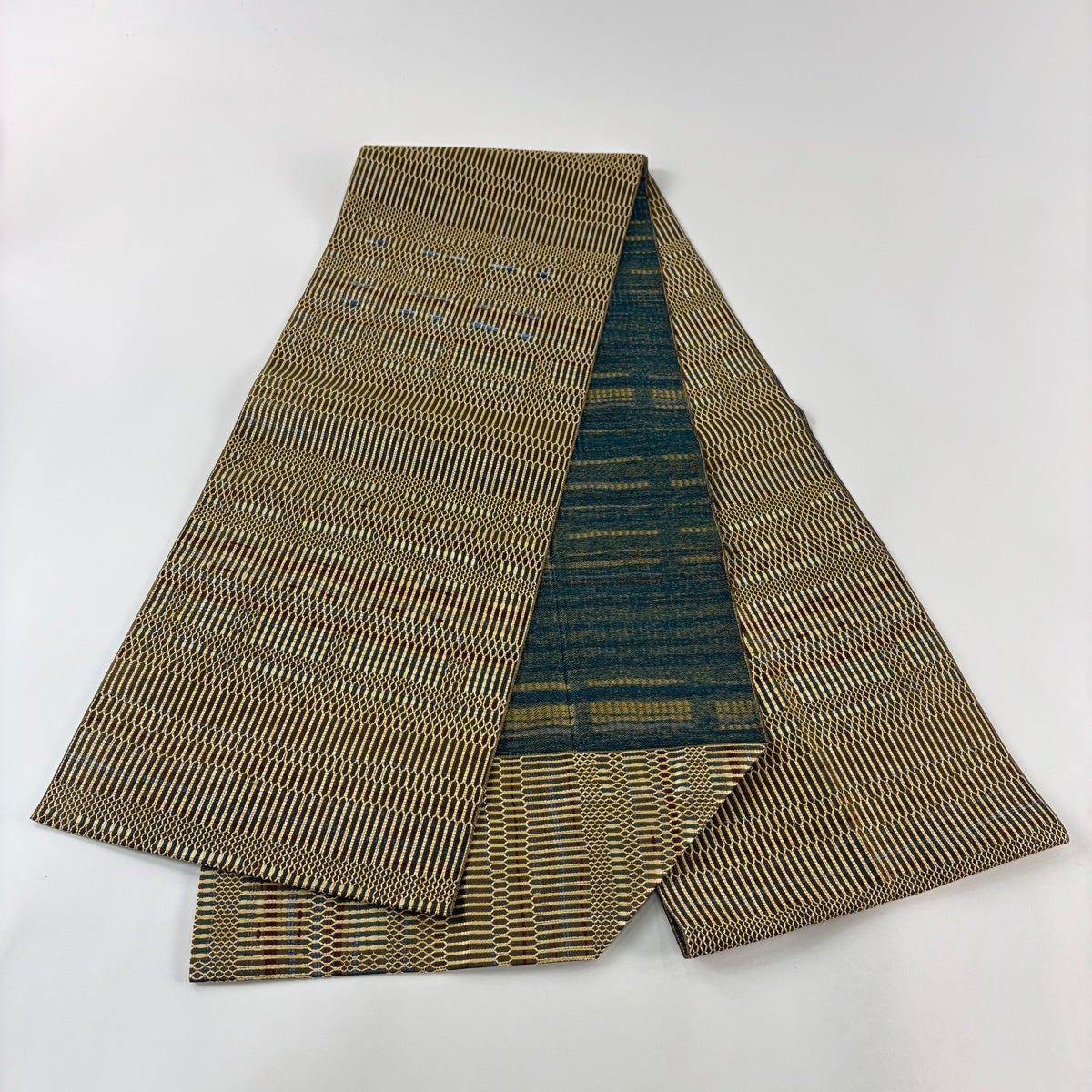 希少品　未使用品　夏帯　絽の髭紬の八寸名古屋帯 松葉仕立て黄土色 ストライプ 美品】 名古屋帯 秀品 八寸名古屋帯 松葉仕立て 幾何学模様 薄黄土色