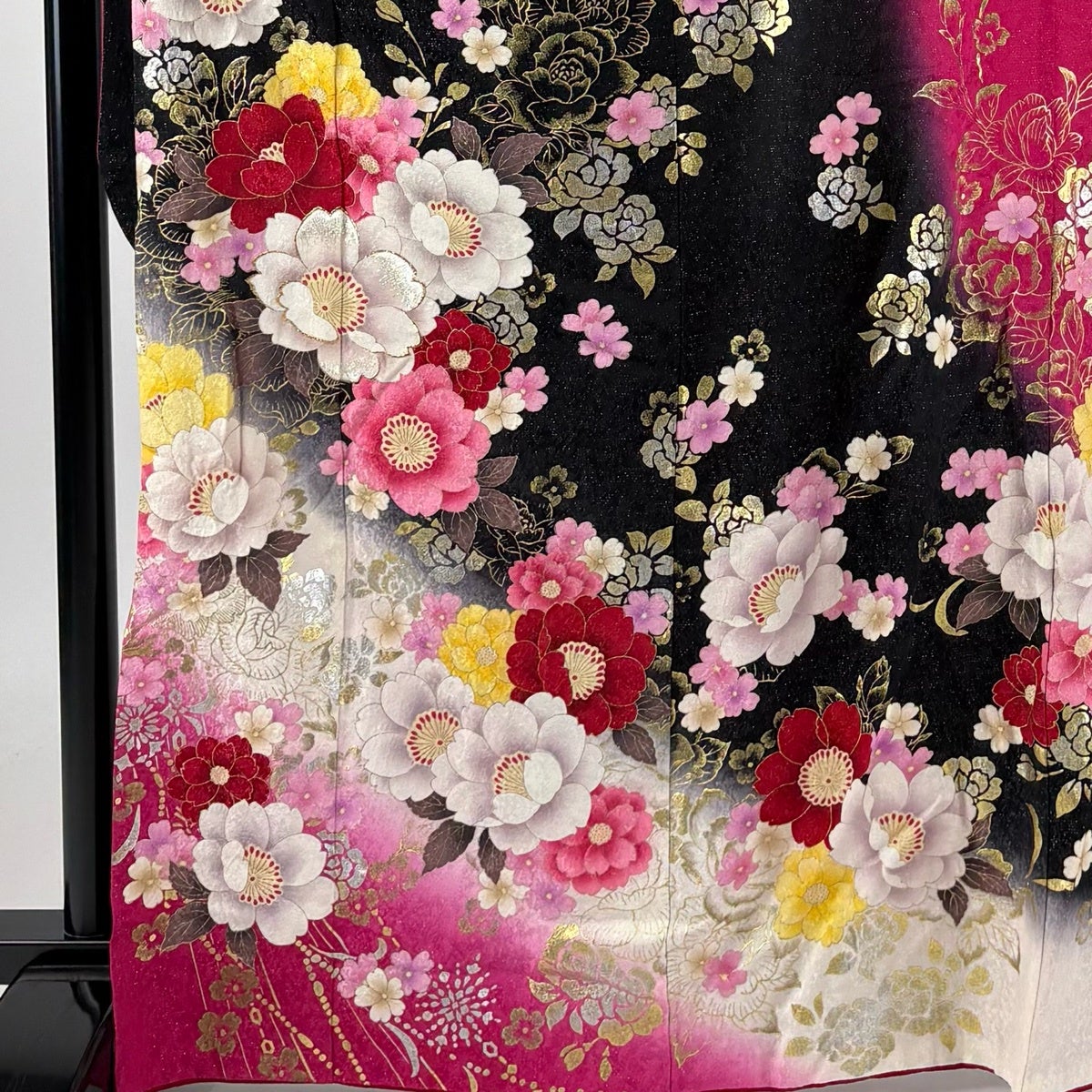 振袖 身丈168cm 裄丈67cm M 袷 桜 薔薇 銀通し 金銀彩 黒 正絹 逸品