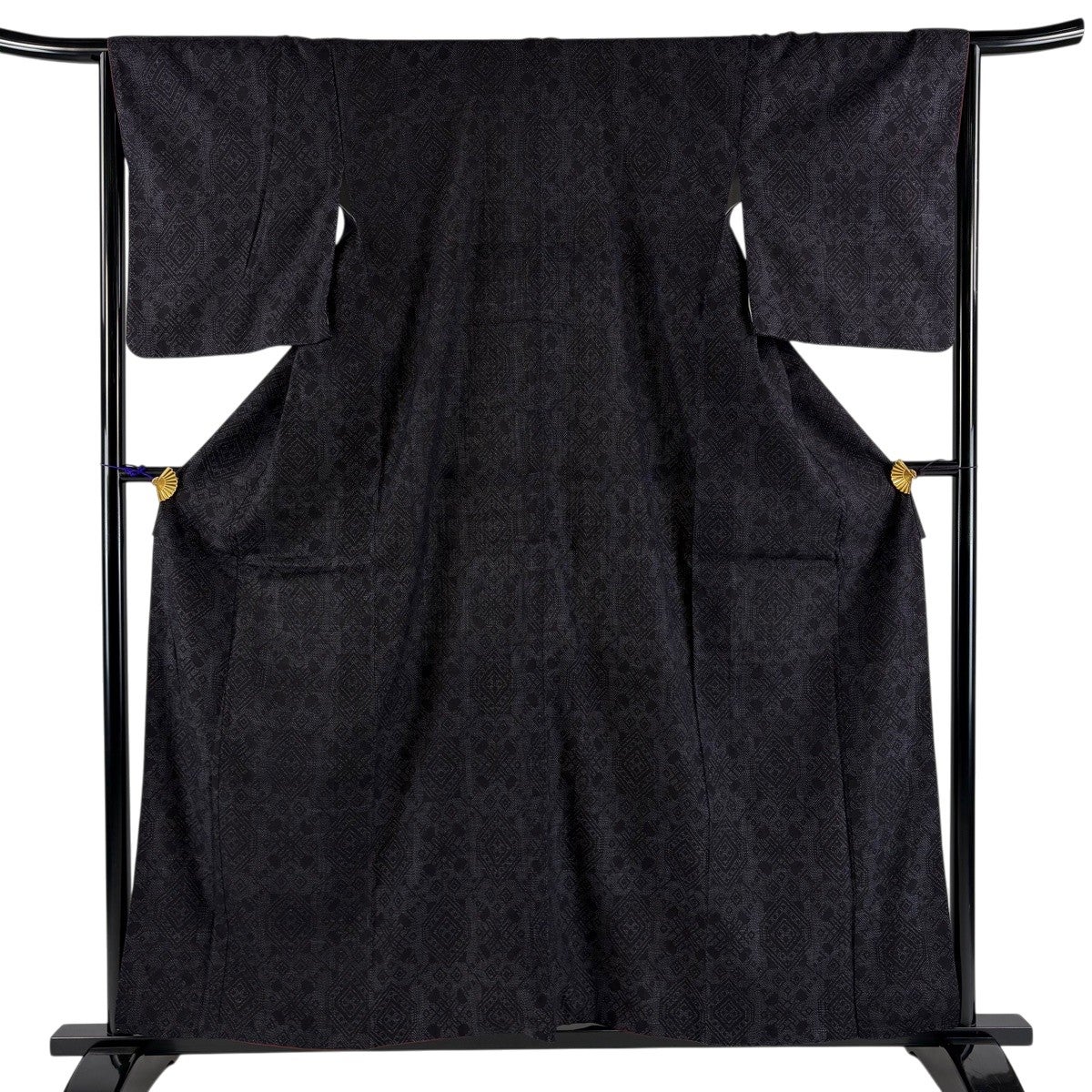 結城紬 身丈158.5cm 裄丈68cm 正絹 逸品 【中古】 結城紬 身丈158.5cm 裄丈63.5cm 正絹 逸品 【中古】の通販 by バイセル