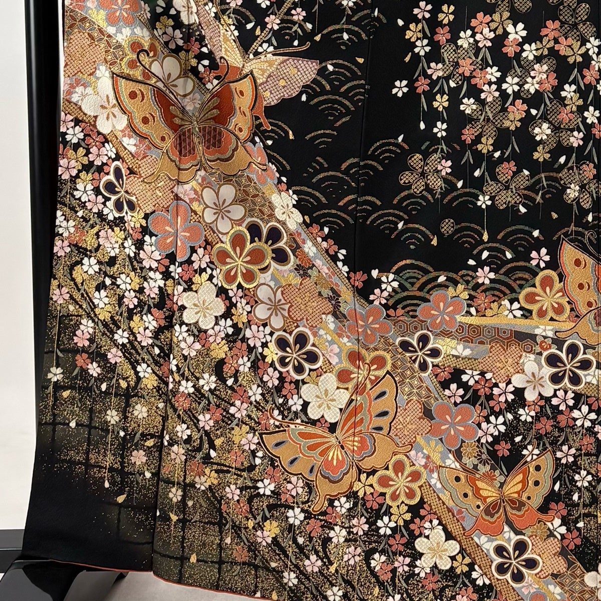 振袖 身丈162.5cm 裄丈66cm M 袷 蝶 桜 金糸 金彩 深緑 正絹 秀品