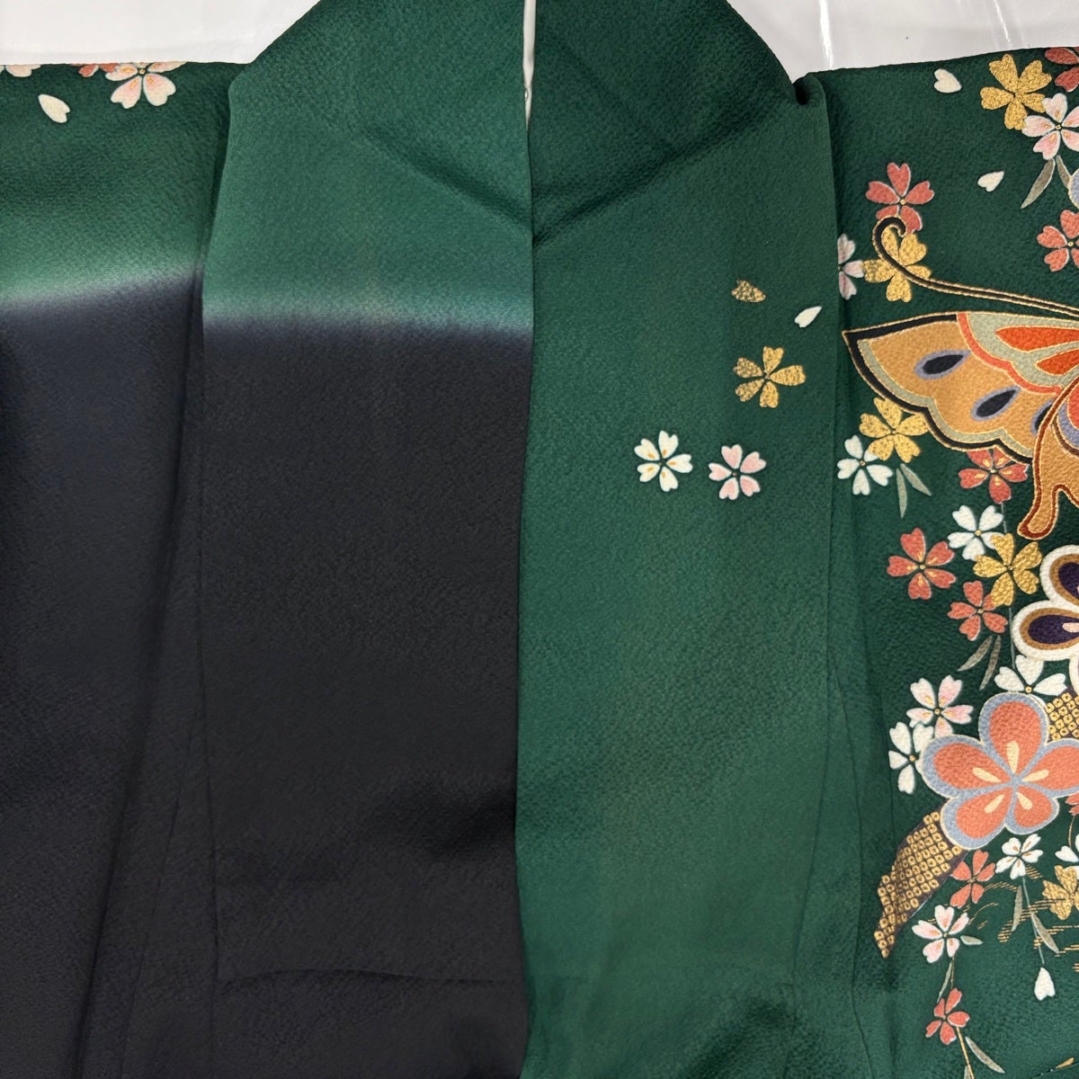 振袖 身丈162.5cm 裄丈66cm M 袷 蝶 桜 金糸 金彩 深緑 正絹 秀品