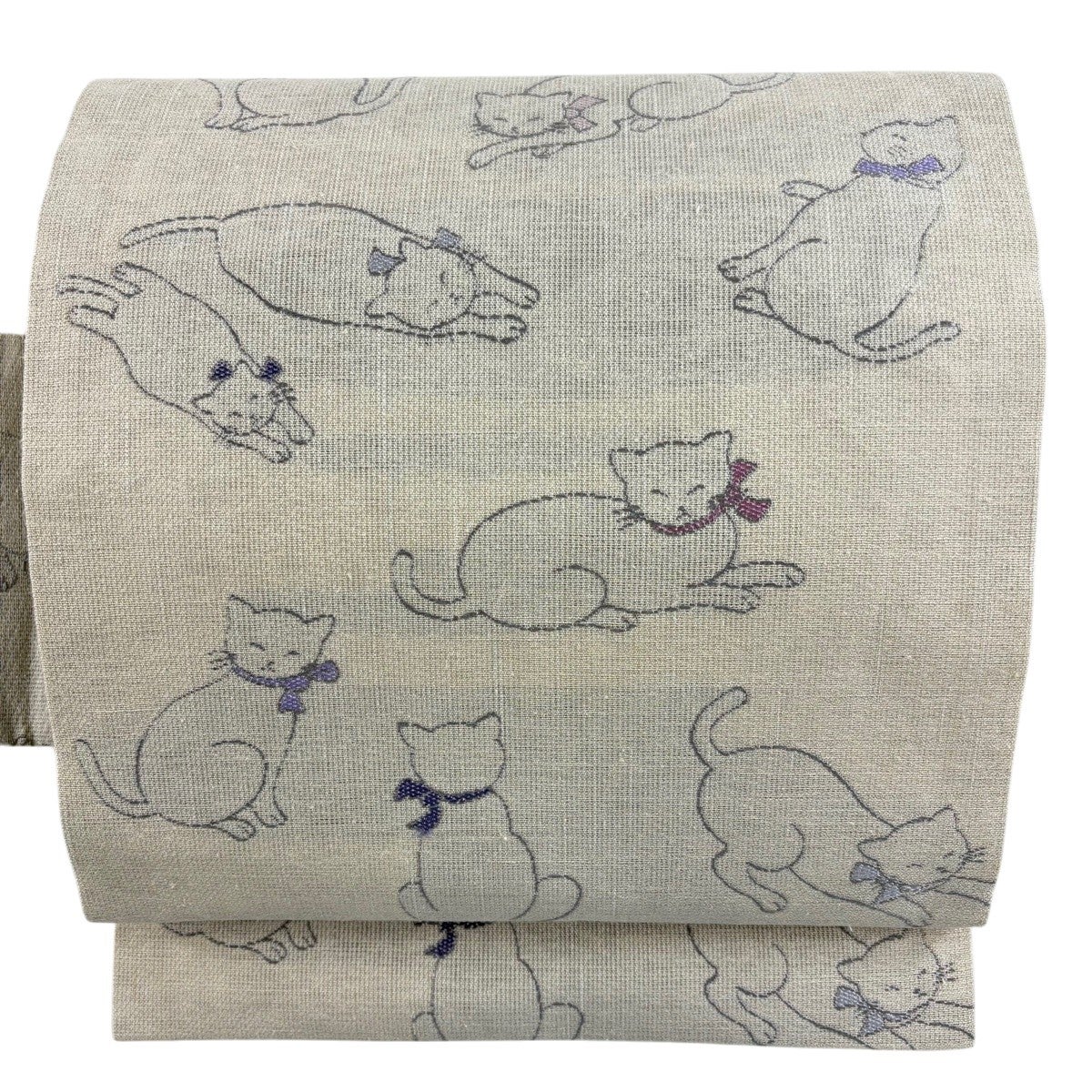 m*i様 名古屋帯 猫とボールの刺繍 ベージュ系 名古屋帯 逸品 猫 ベージュ 正絹｜中古・古着・リサイクル着物通販