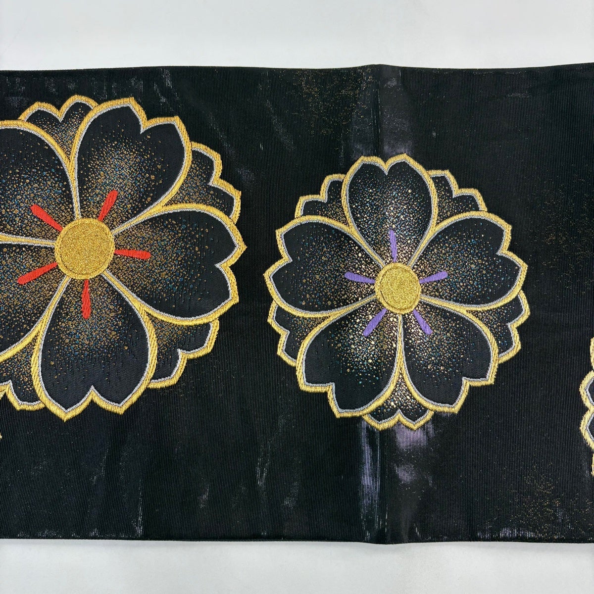 袋帯 秀品 振袖向き 桜 金糸 箔 黒 六通 正絹｜中古・古着・リサイクル
