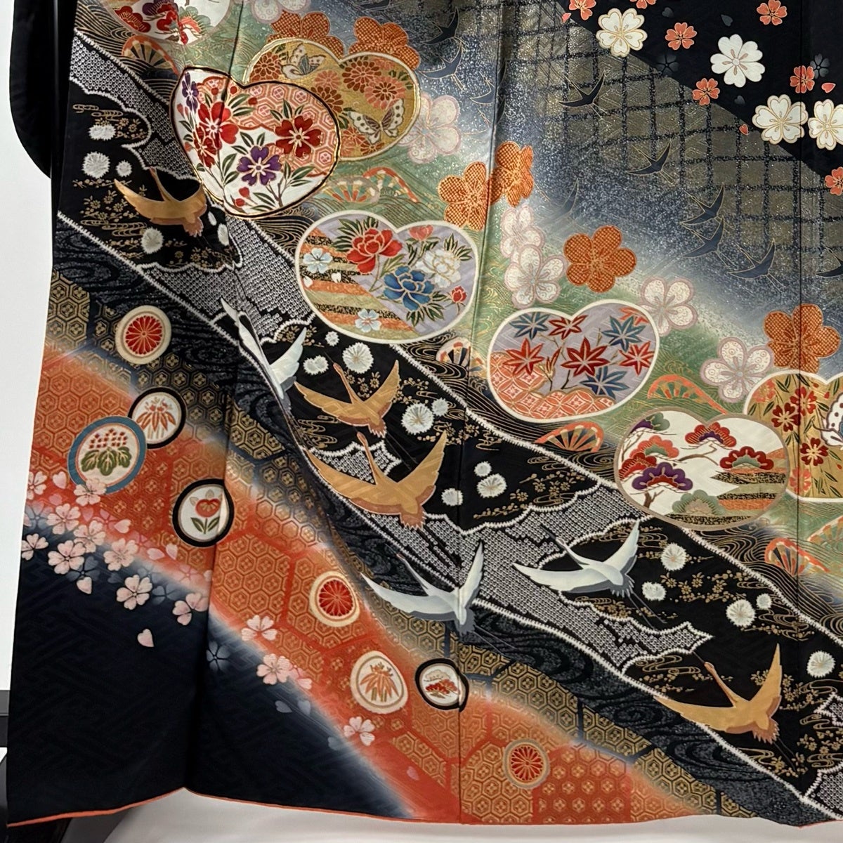 振袖 身丈165cm 裄丈72.5cm 正絹 逸品 【中古】 振袖 身丈165cm 裄丈64cm M 袷 総絞り 赤黒 正絹 秀品｜中古・古着