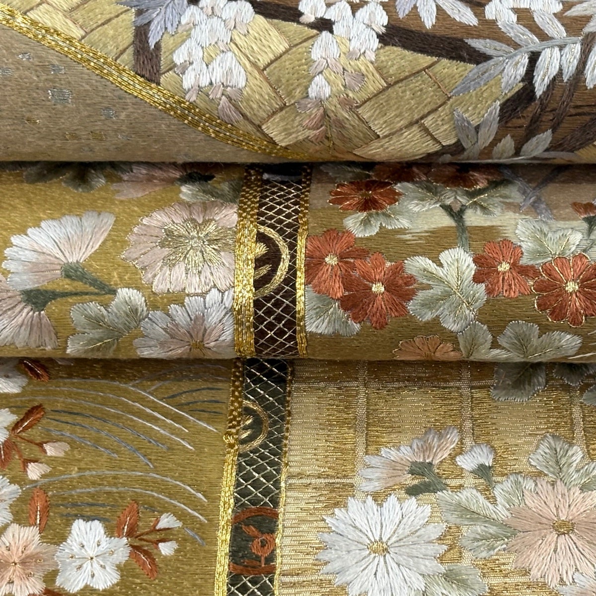 20%OFF 【美品】 袋帯 逸品 屏風 松竹梅 刺繍 金銀糸 金色 お太鼓柄