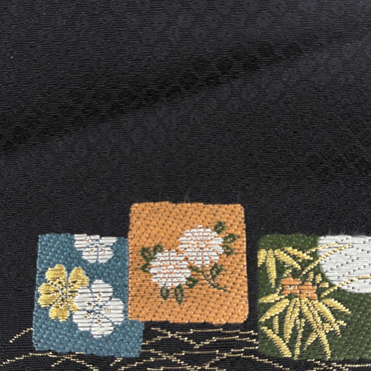名古屋帯 名品 色紙 草花 金糸 黒 正絹｜中古・古着・リサイクル着物