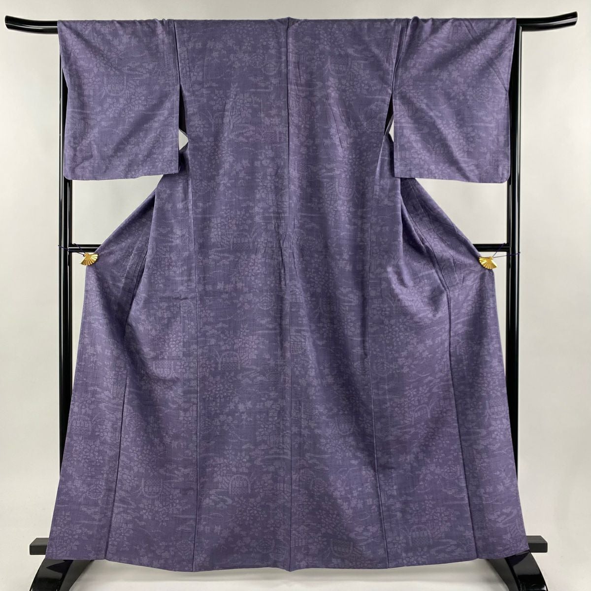 紬 身丈162.5cm 裄丈66.5cm M 単衣 草花 芝 薄紫 正絹 逸品｜中古