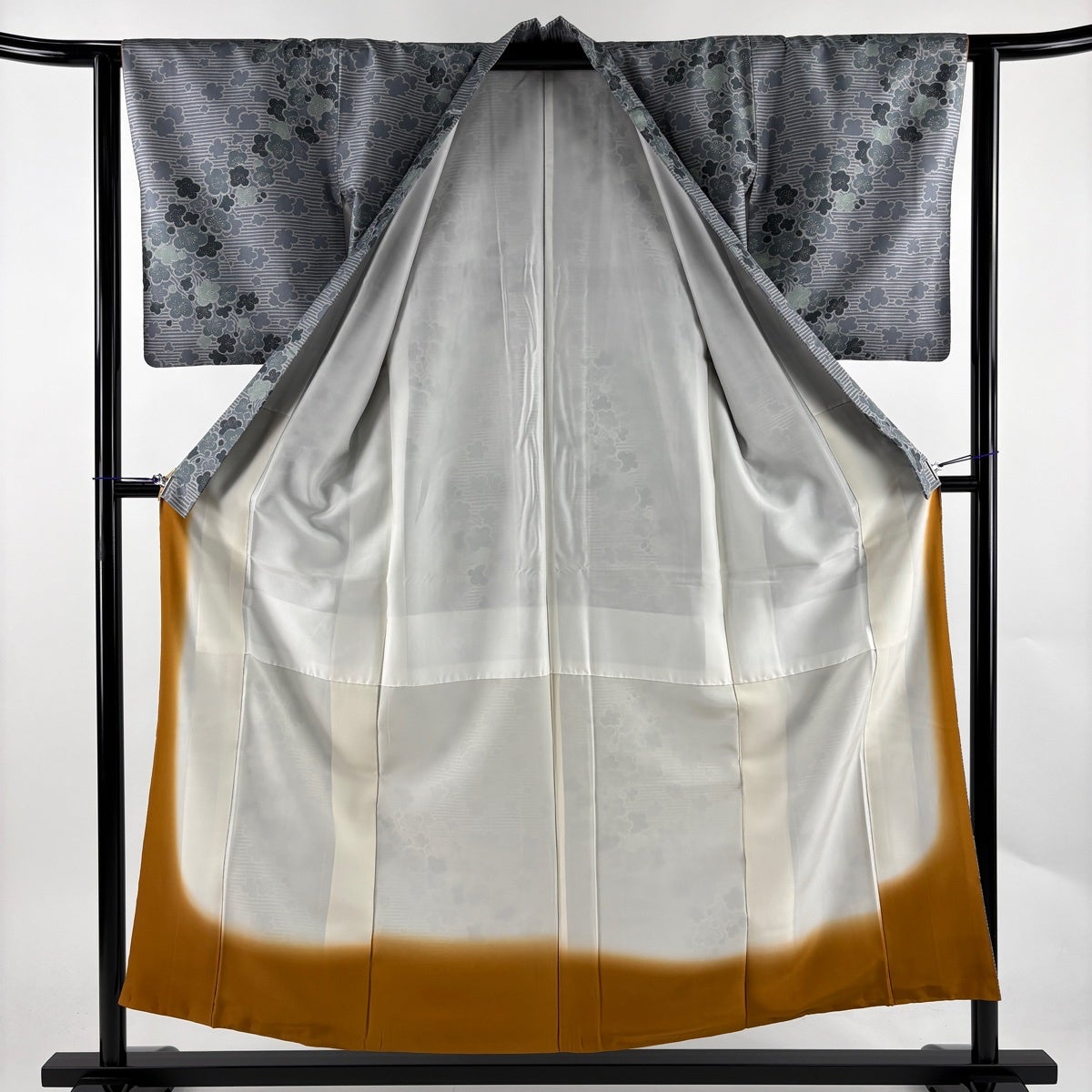 美品】 小紋 身丈154cm 裄丈62.5cm S 袷 大島紬地 バチ衿 証紙あり 梅