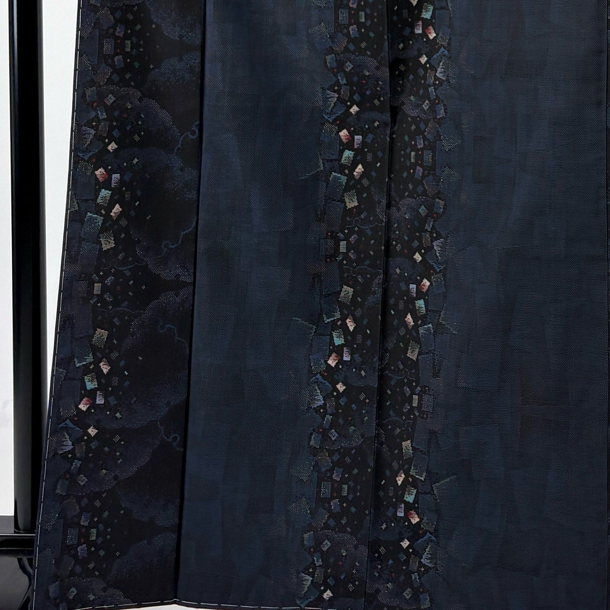 美品】 大島紬 身丈167cm 裄丈65cm M 袷 純泥染 雪輪 幾何学 青黒 正絹