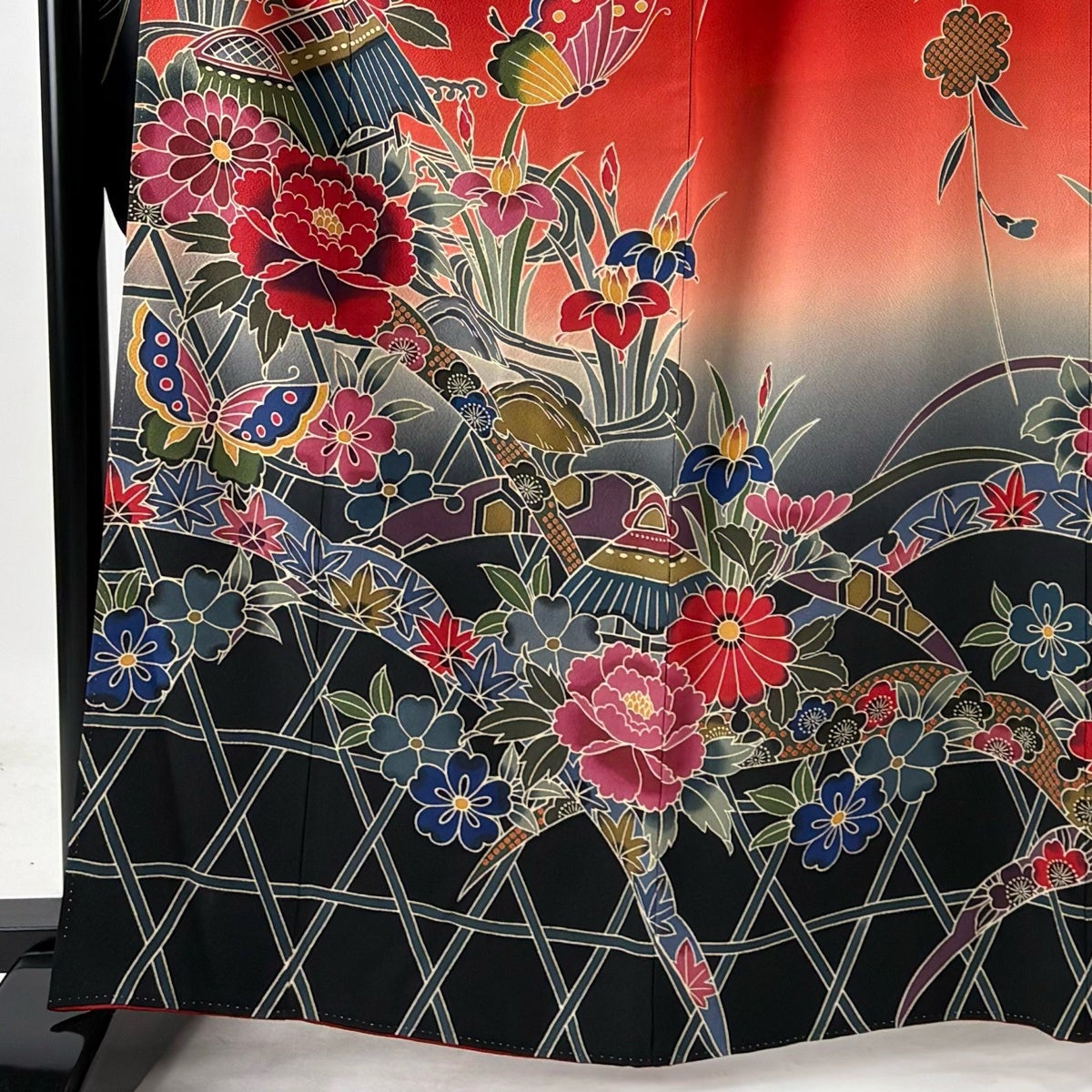 高級　京紅型　有名作家　黒　振袖フルセット　伝統工芸　丈164 裄67 振袖 身丈164cm 裄丈68cm L 袷 京紅型染 宮崎良次 落款あり 草花 蝶