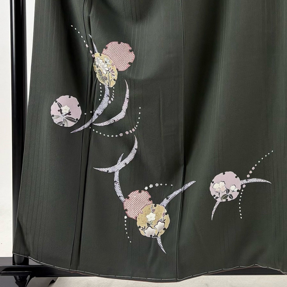 付下げ 身丈159cm 裄丈68.5cm L 袷 雪輪 草花 金彩 深緑 正絹 秀品