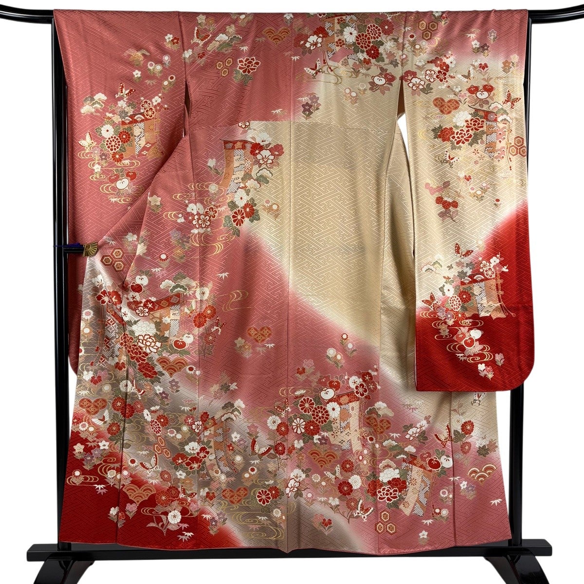 振袖 身丈157.5cm 裄丈64.5cm 正絹 名品 【中古】 美品】 振袖 身丈157.5cm 裄丈64.5cm M 袷 草花 ヱ霞 縮緬 ぼかし 朱色