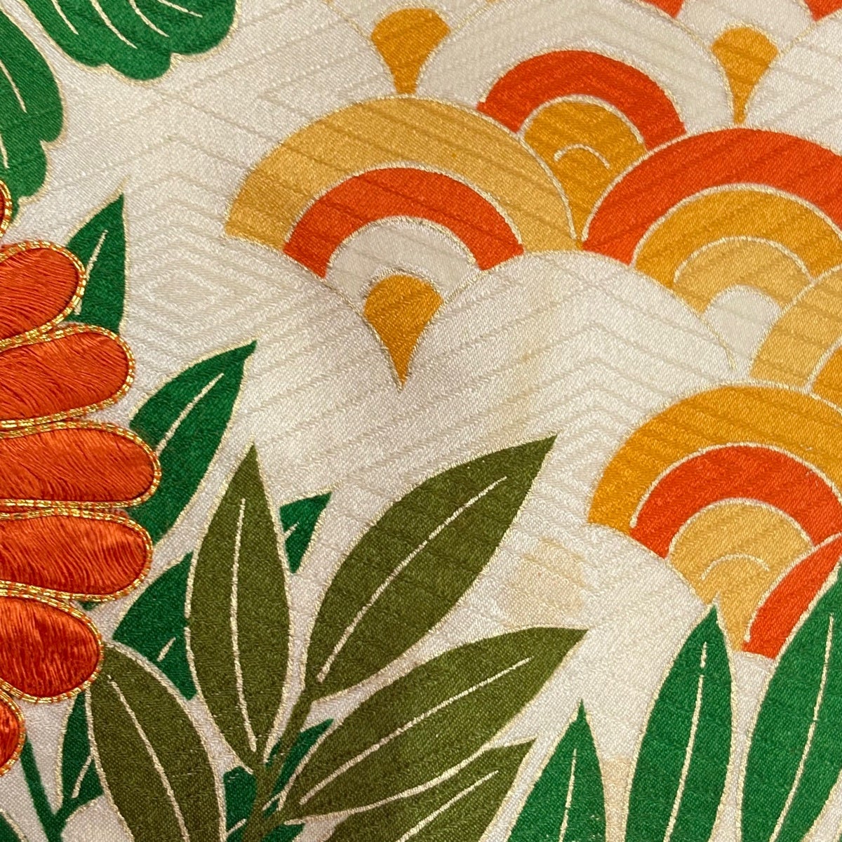 振袖 身丈162.5cm 裄丈65cm M 袷 菊 藤 刺繍 金彩 オレンジ 正絹 秀品