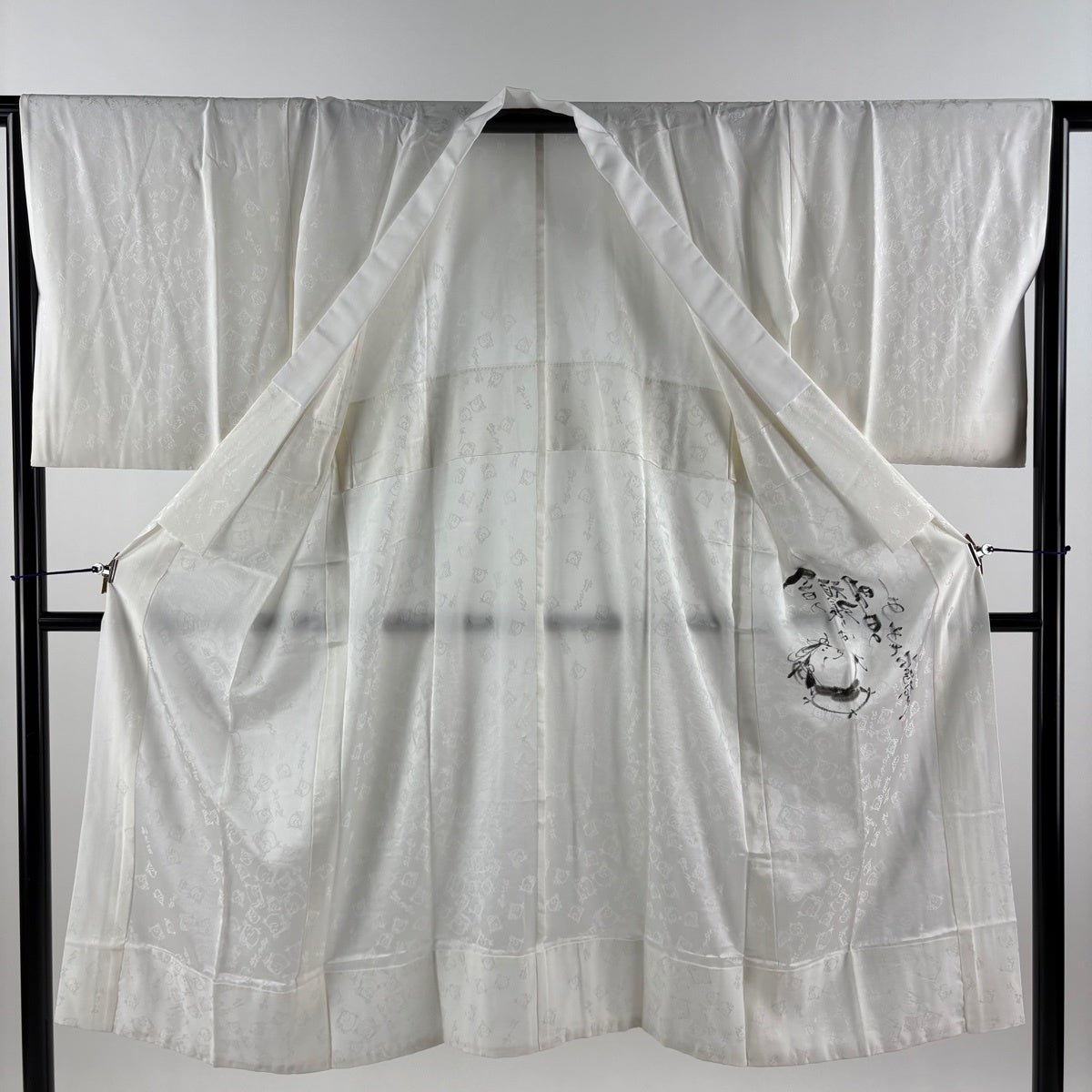 美品】 長襦袢 身丈126.5cm 裄丈65.5cm M 落款あり 地紋 白 正絹 秀品