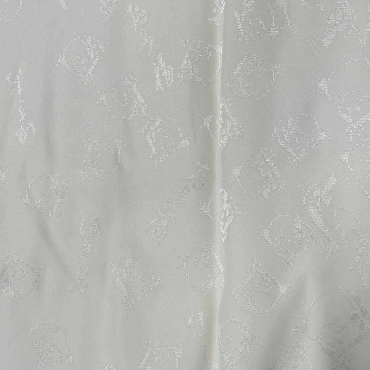 美品】 長襦袢 身丈126.5cm 裄丈65.5cm M 落款あり 地紋 白 正絹 秀品