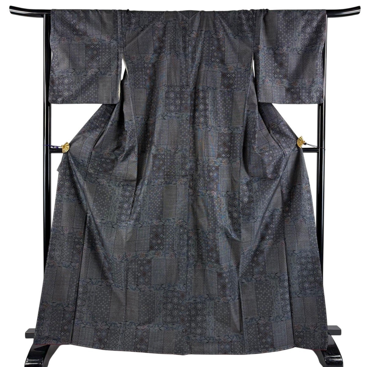 名古屋帯 秀品 紬地 花唐草 幾何学 刺繍 絞り 墨色 正絹｜中古・古着