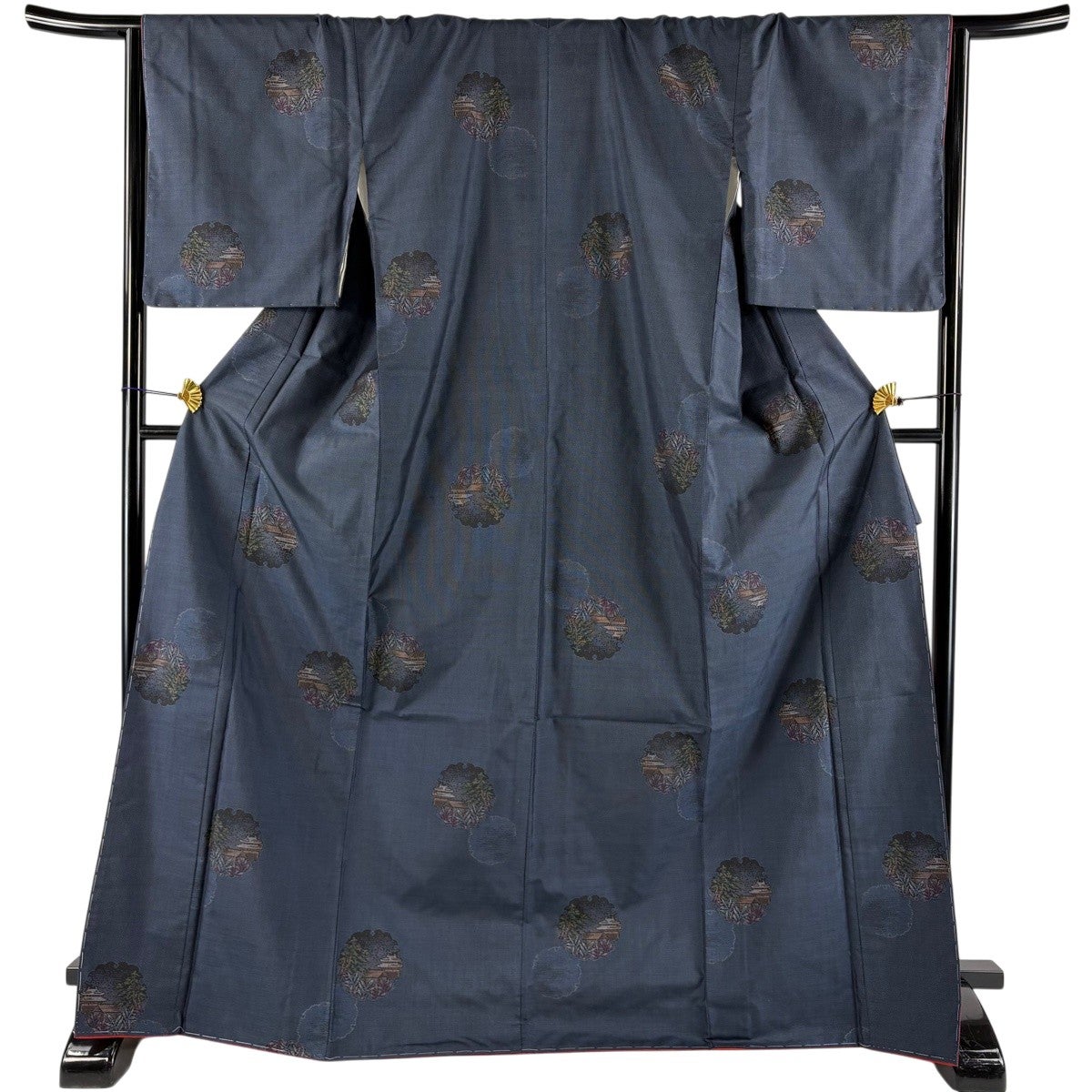 大島紬 身丈171cm 裄丈67.5cm 正絹 逸品 【中古】 大島紬 身丈171.5cm 裄丈67cm M 袷 証紙あり 雪輪 風景 紺色 正絹 秀品