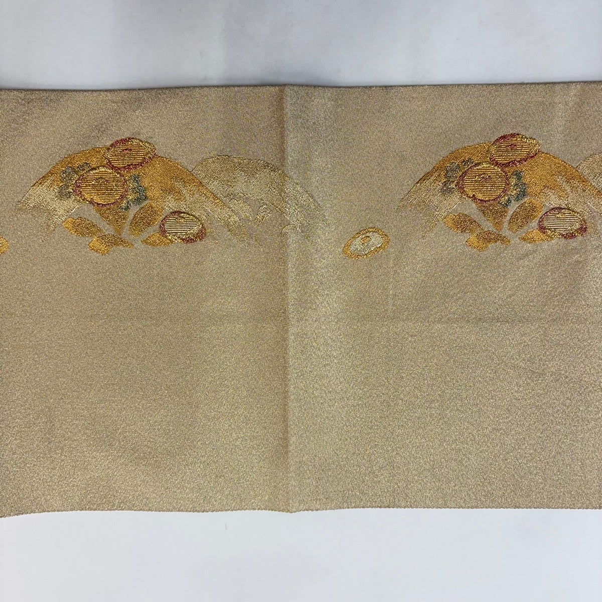 袋帯 秀品 万寿菊 源氏車 金糸 箔 金色 お太鼓柄 正絹｜中古・古着