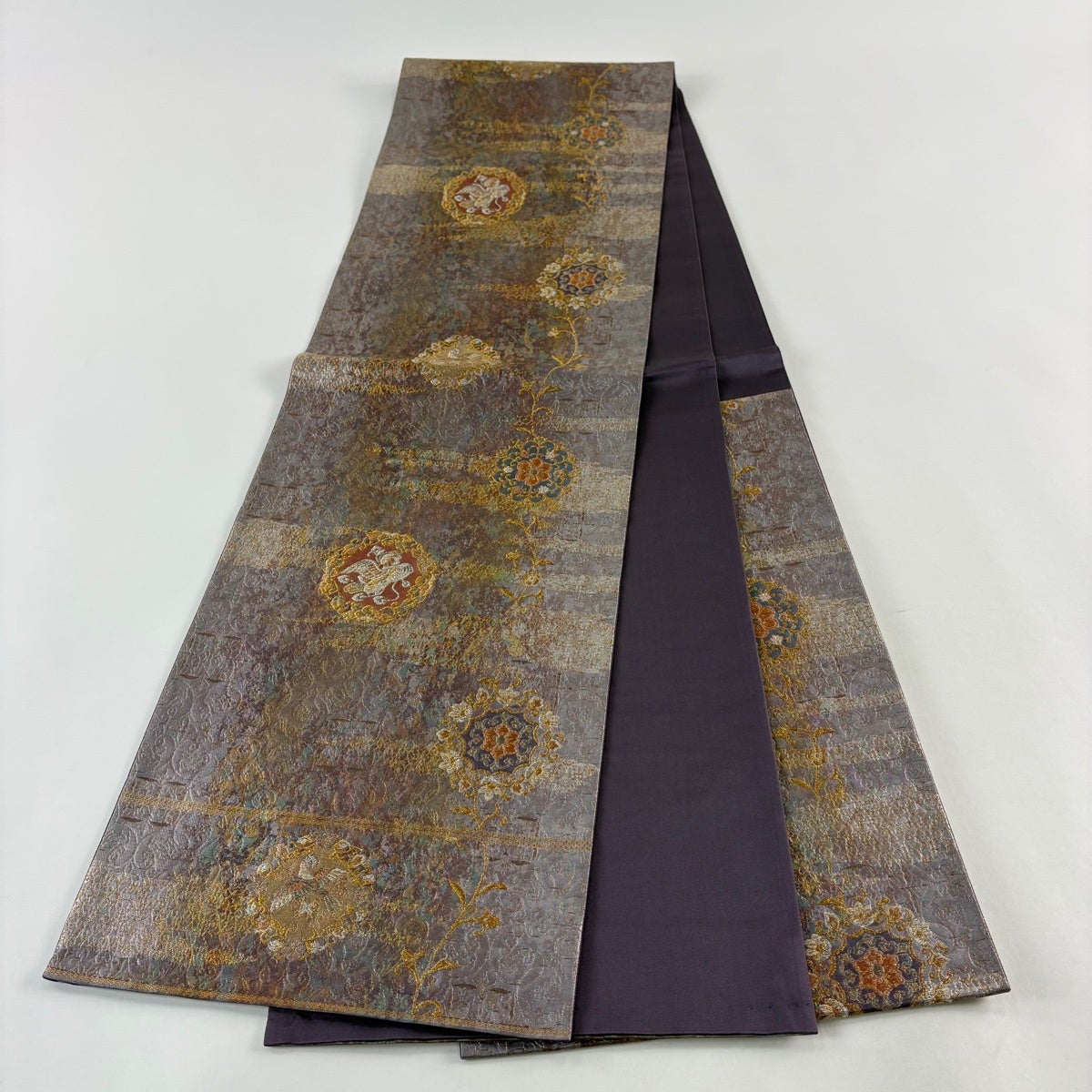美品】 袋帯 秀品 関西仕立て 正倉院唐草華文 鳥 金銀糸 箔 灰紫 六通