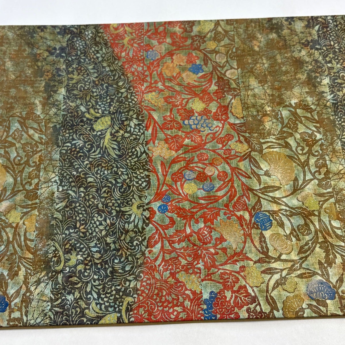 袋帯 逸品 落款あり 牛首紬 花唐草 段縞 金彩 茶緑色 全通 正絹｜中古