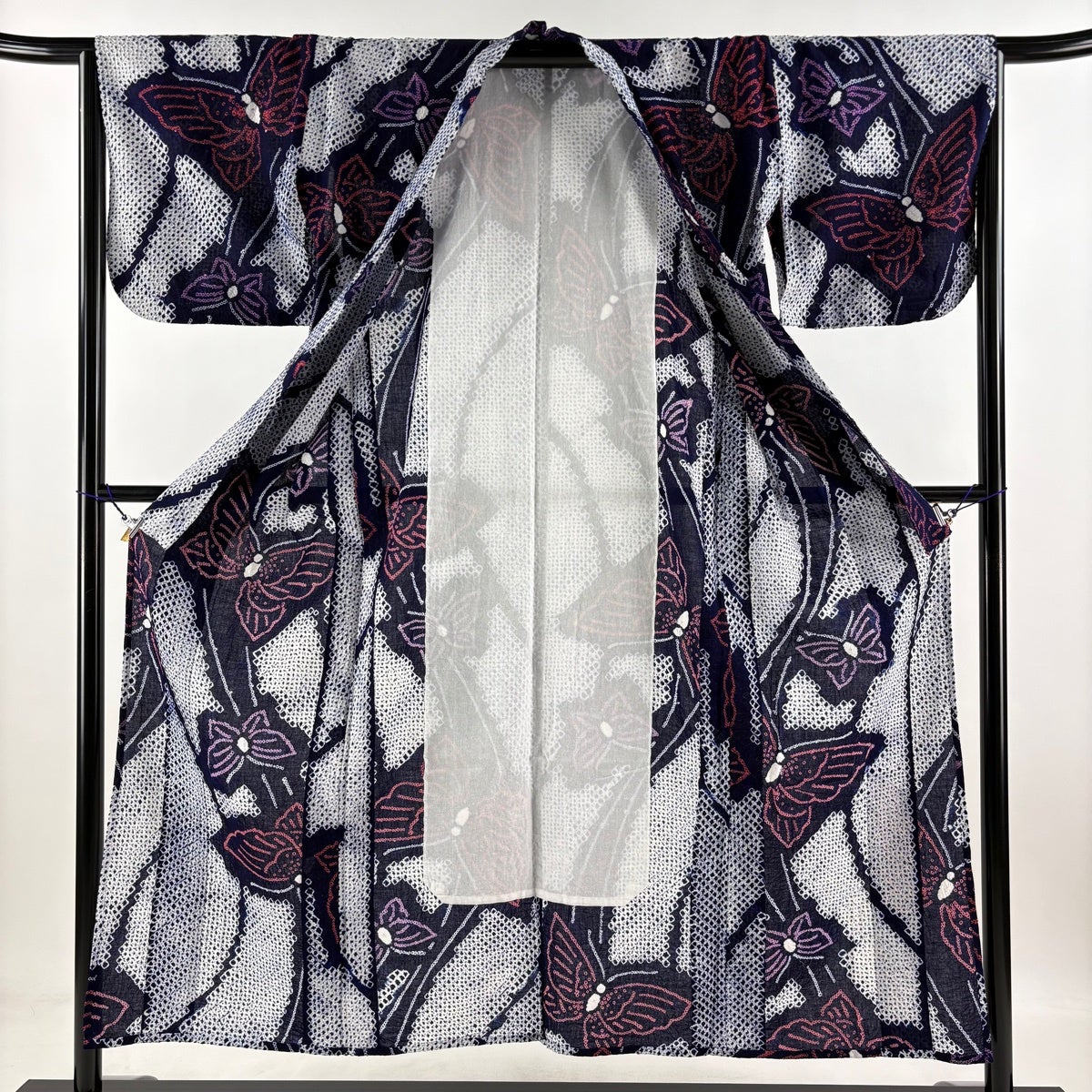 美品】 浴衣 身丈152cm 裄丈63cm S 絞り浴衣 蝶 紺色 綿 名品｜中古
