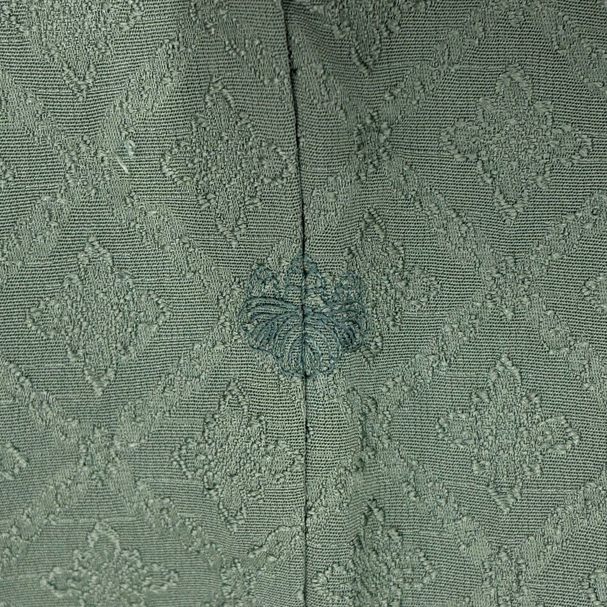 美品】 色無地 身丈161.5cm 裄丈66cm M 袷 花井幸子 落款あり 地紋 灰