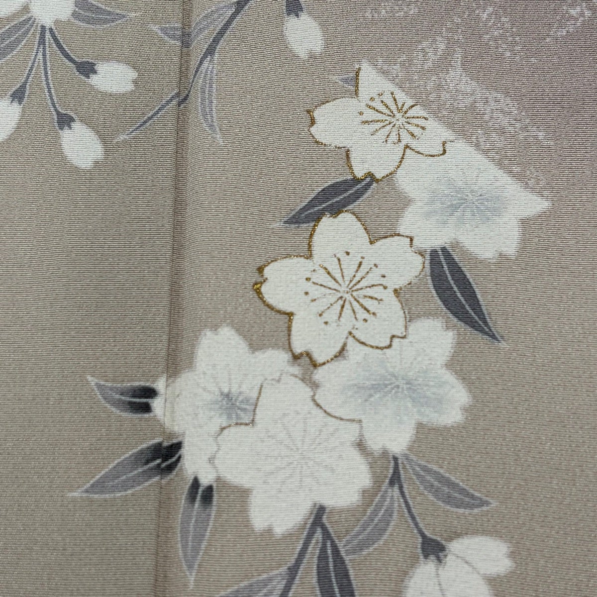 付下げ 身丈163.5cm 裄丈64cm M 袷 桜 シルエット柄 ぼかし 金彩 薄