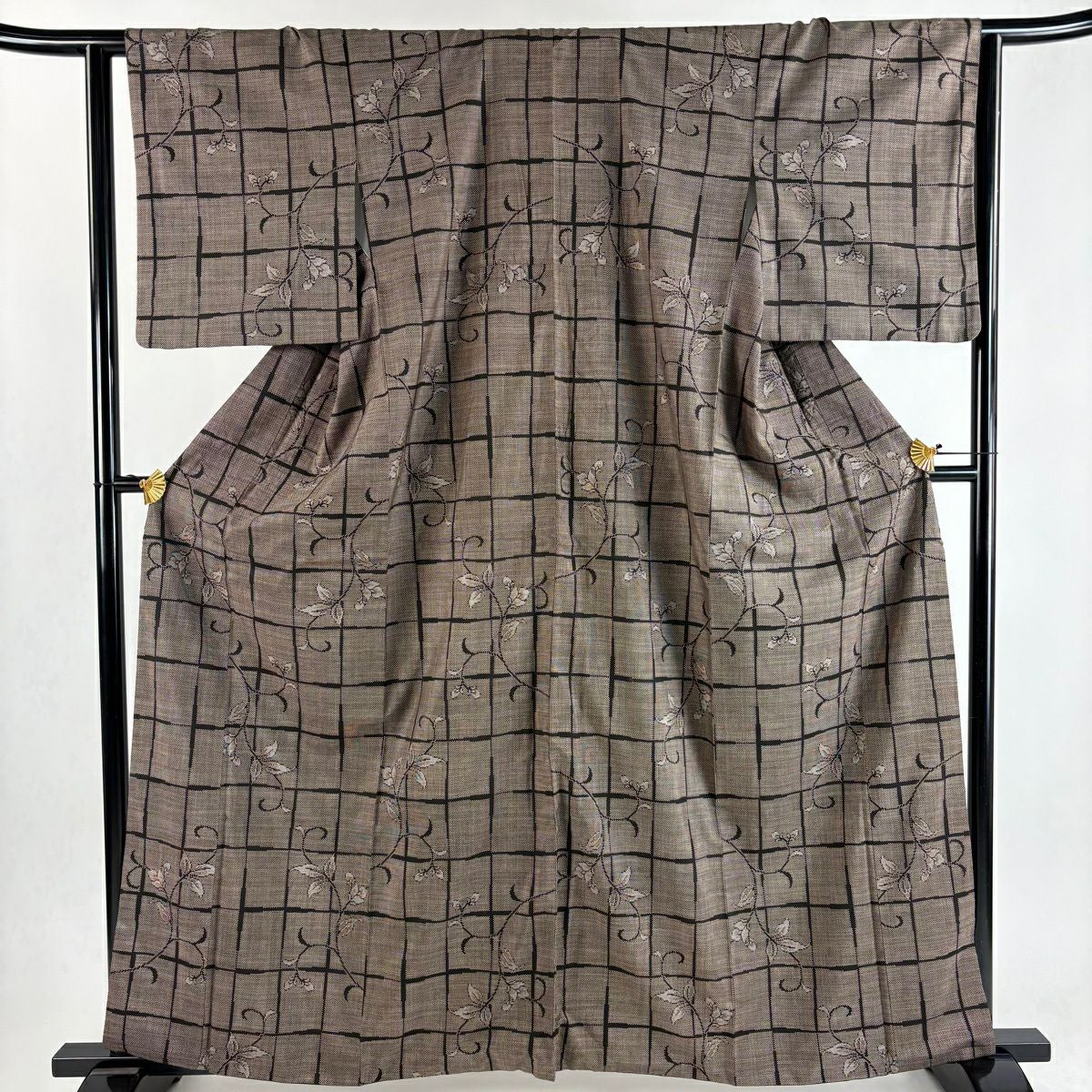 美品】 大島紬 身丈168cm 裄丈66cm M 袷 純泥染 証紙あり 草花 段縞 焦