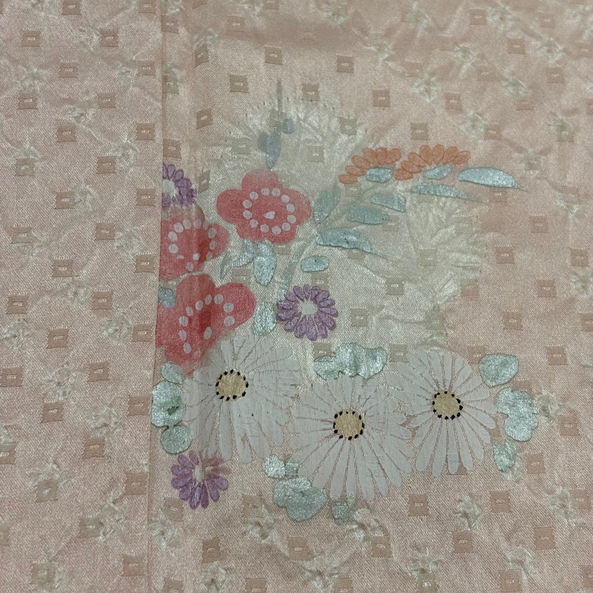 小紋 身丈160cm 裄丈64.5cm M 袷 草花 絞り 金銀彩 薄ピンク 正絹 優品