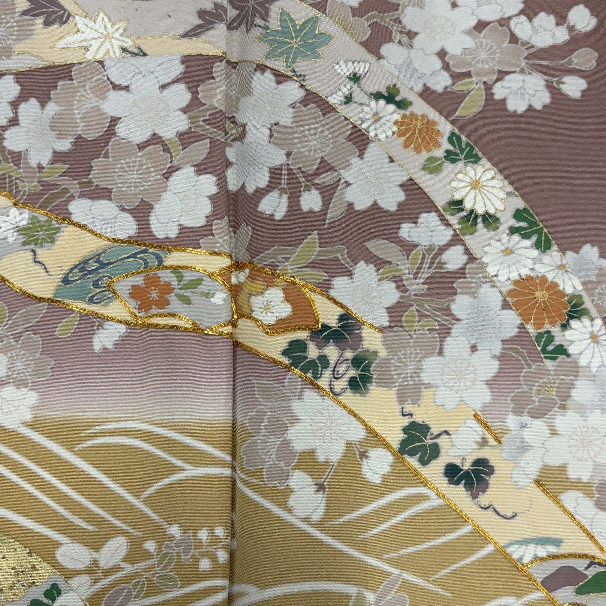 色留袖 身丈162.5cm 裄丈66cm 正絹 名品 【中古】 色留袖 身丈162.5cm 裄丈66cm M 袷 鬘帯 桜 金糸 金彩 薄小豆 正絹 秀