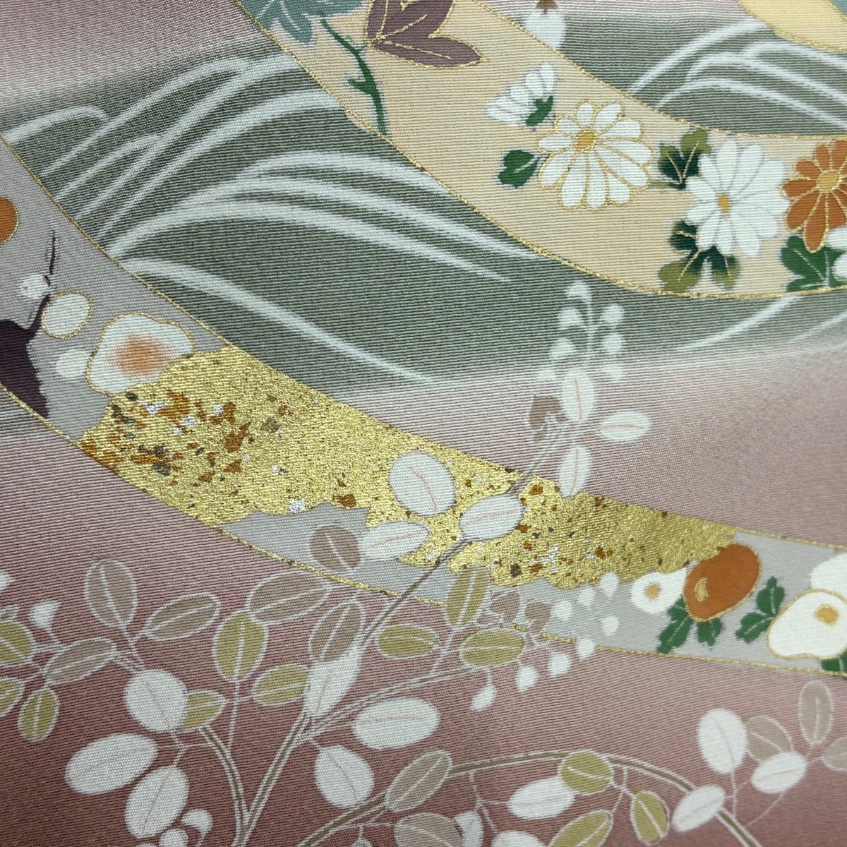 色留袖 身丈162.5cm 裄丈66cm 正絹 名品 【中古】 色留袖 身丈162.5cm 裄丈66cm M 袷 鬘帯 桜 金糸 金彩 薄小豆 正絹 秀