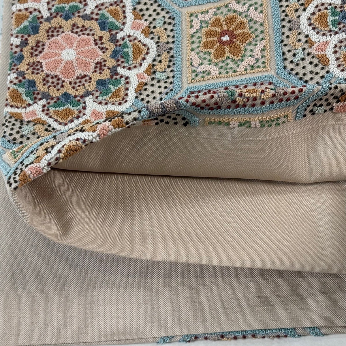 美品】 袋帯 逸品 蜀江文 華文 相良刺繍 金糸 ベージュ 六通 正絹