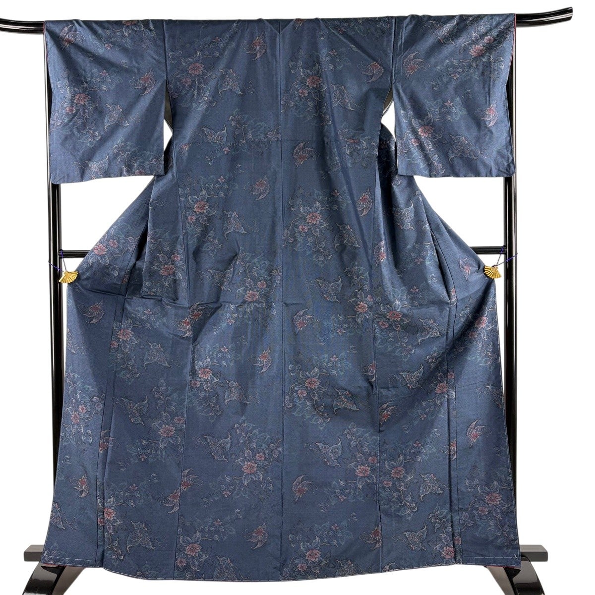 美品】 紬 身丈162.5cm 裄丈67cm M 袷 バチ衿 薔薇 墨色 正絹 秀品