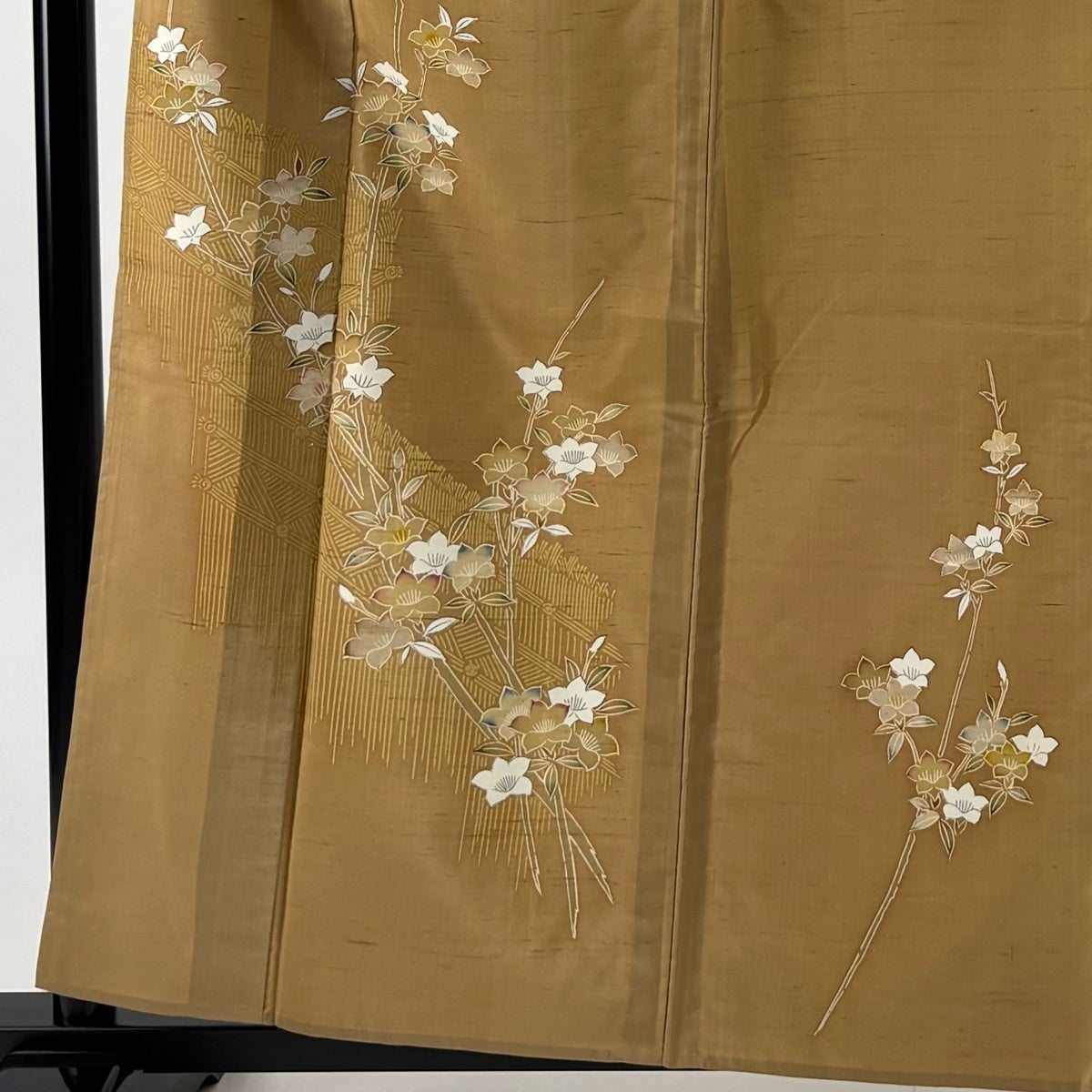 付下げ 身丈158cm 裄丈64cm M 単衣 紬地 桔梗 芝垣 黄土色 正絹 秀品