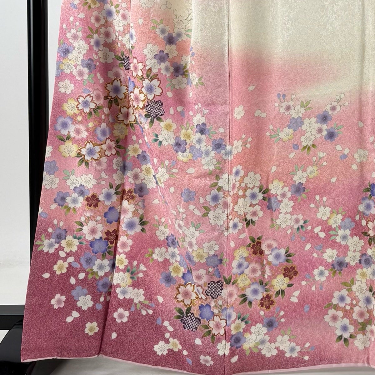 振袖 身丈165cm 裄丈70cm L 袷 バチ衿 鈴乃屋 桜 花びら 金通し 金彩
