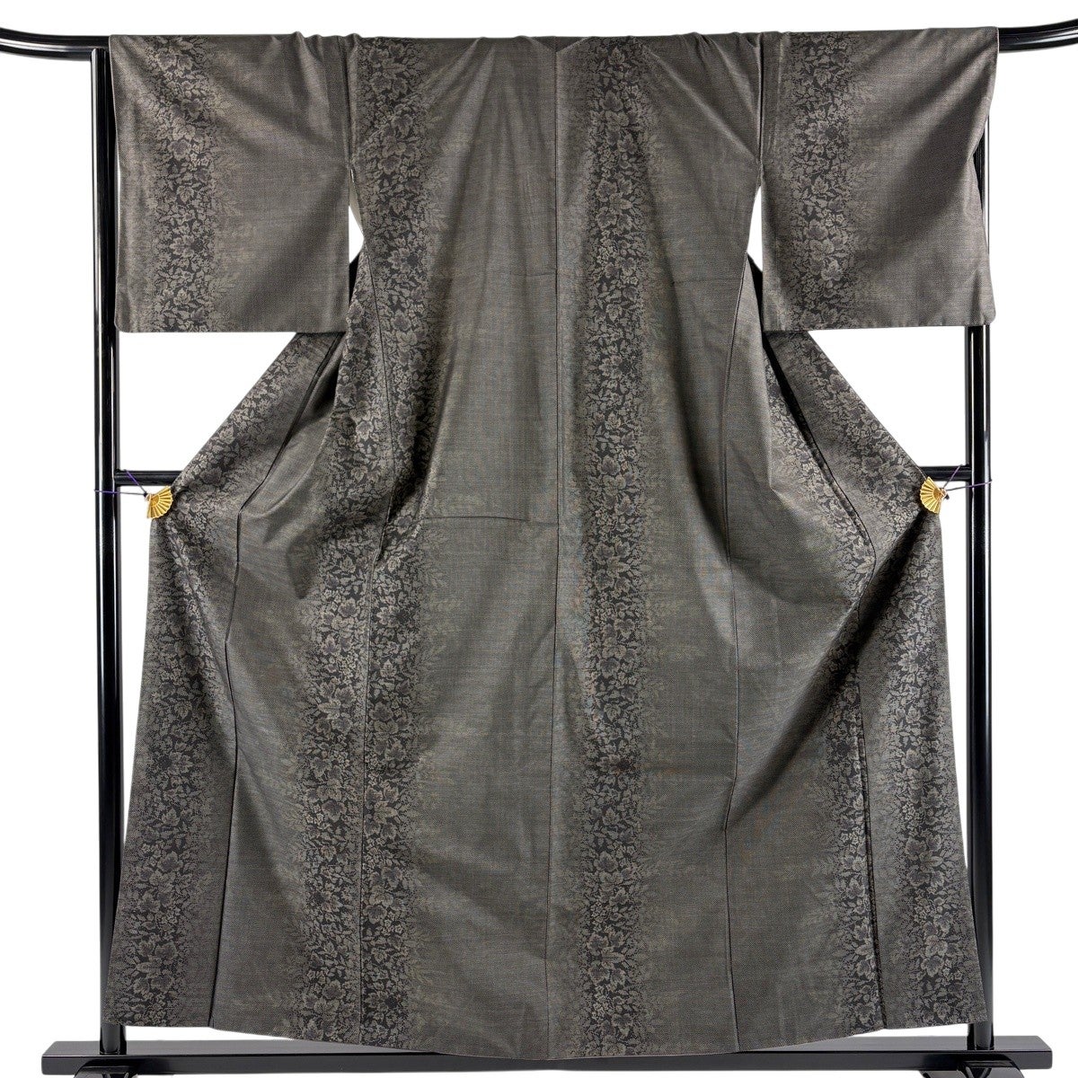 紬 身丈158cm 裄丈67.5cm L 袷 草花 焦茶色 正絹 秀品｜中古・古着